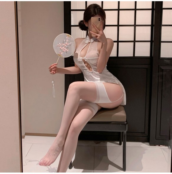 FEE ET MOI - Back Slit Hip-Revealing Cheongsam (White) FEE ET MOI - Back Slit Hip-Revealing Cheongsam (White)